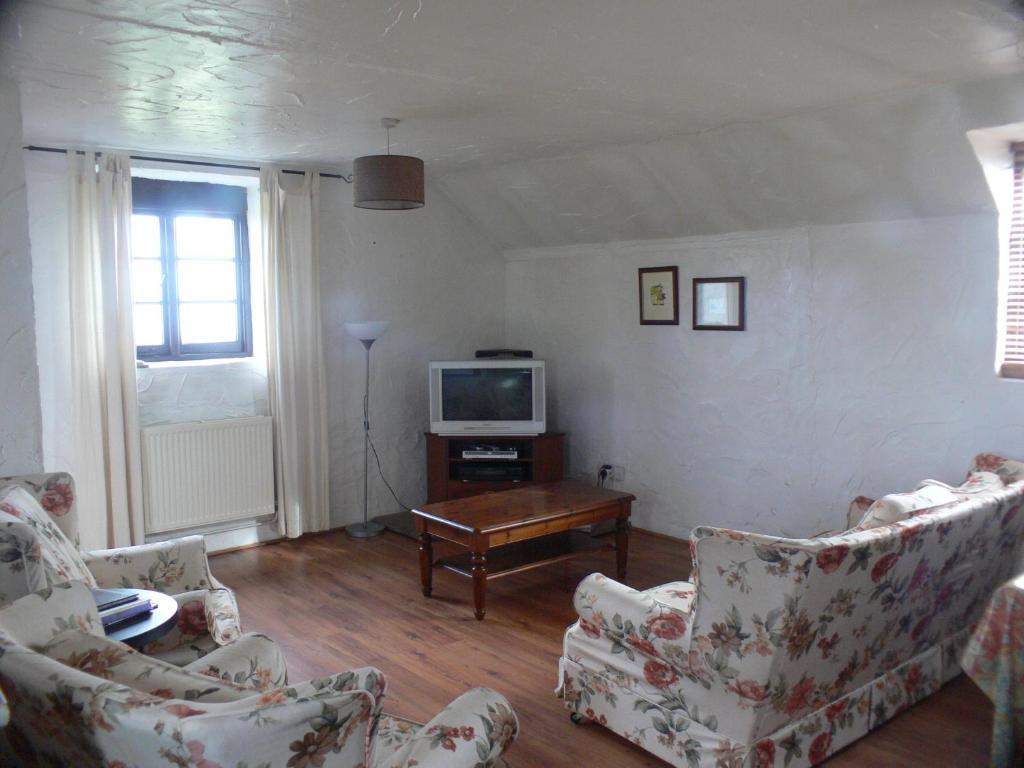 Clyne Farm Centre Villa The Mumbles Room photo